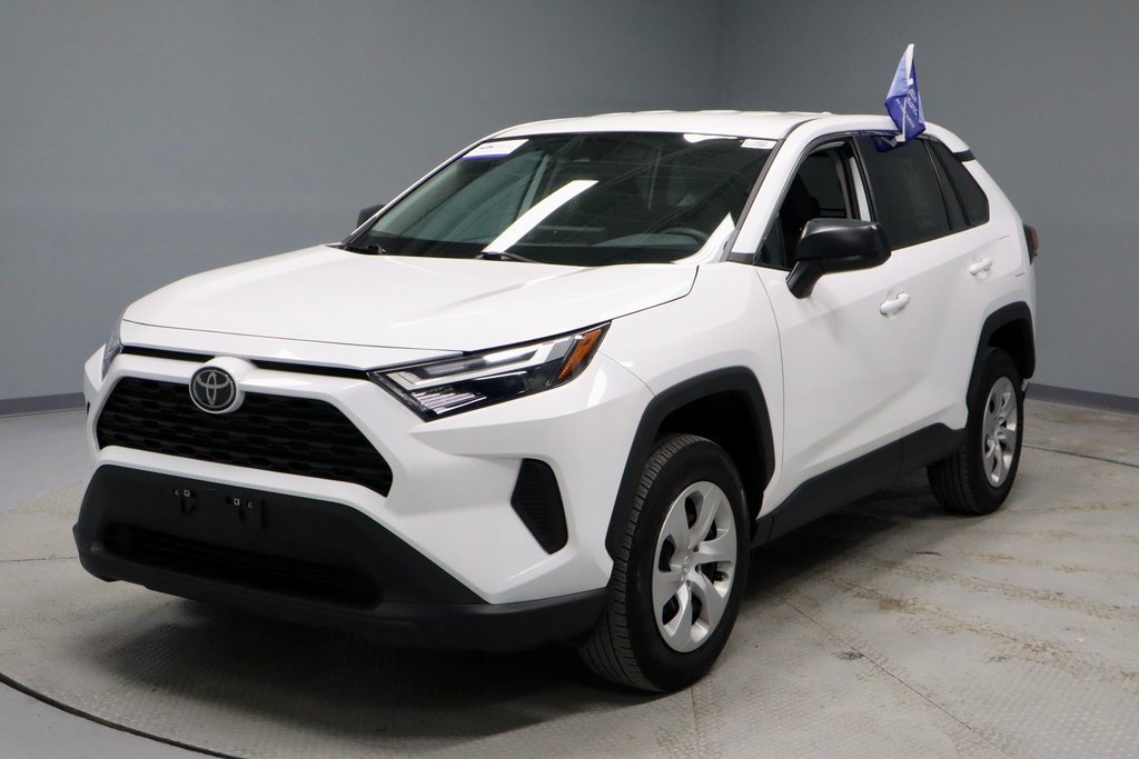Used 2024 Toyota RAV4 LE image 6