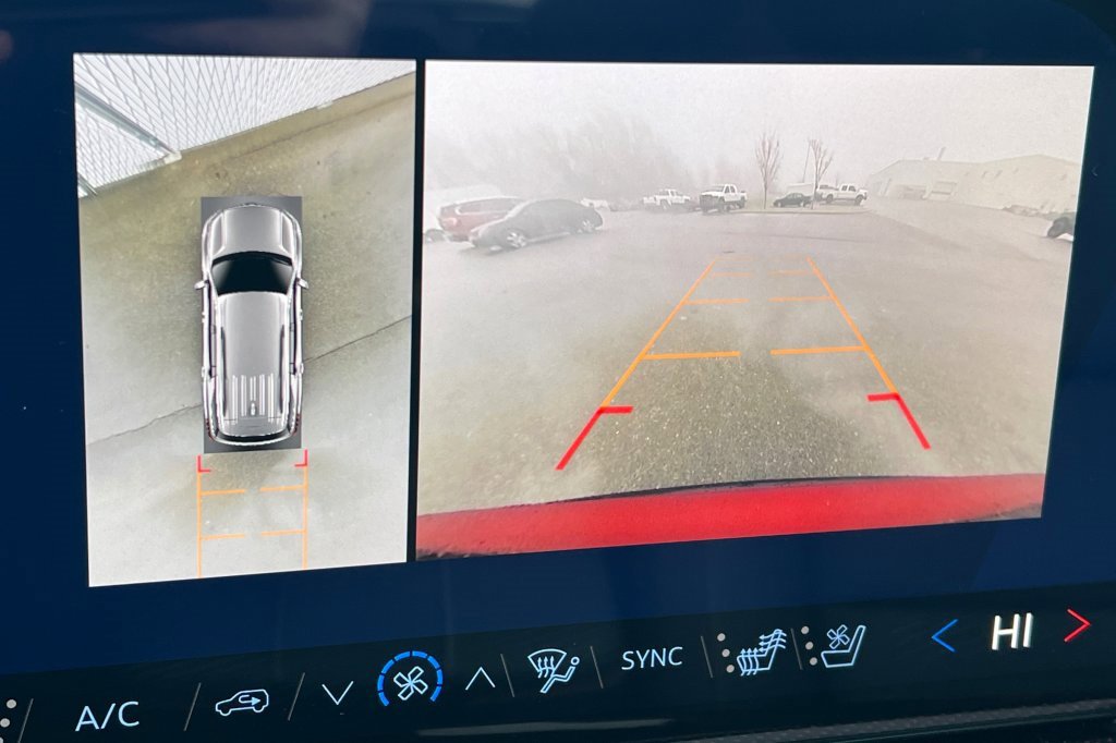 New 2026 Chevrolet Traverse RS image 18