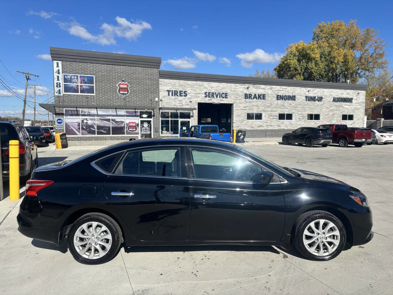 Used 2019 Nissan Sentra SV image 2