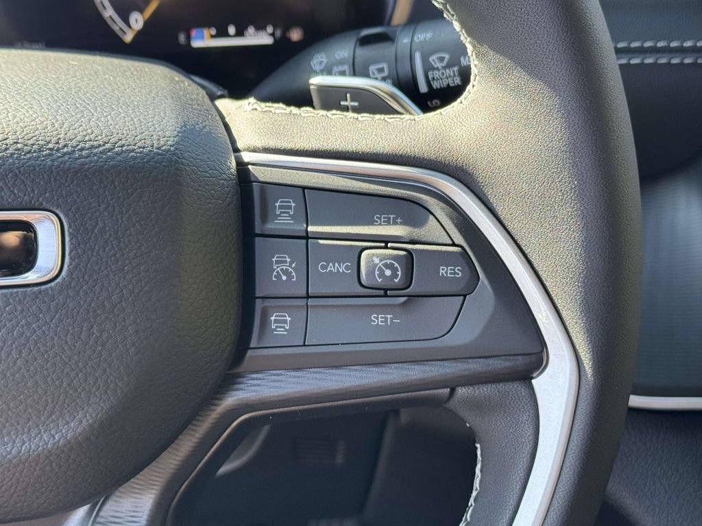 New 2025 Jeep Grand Cherokee 4WD image 24