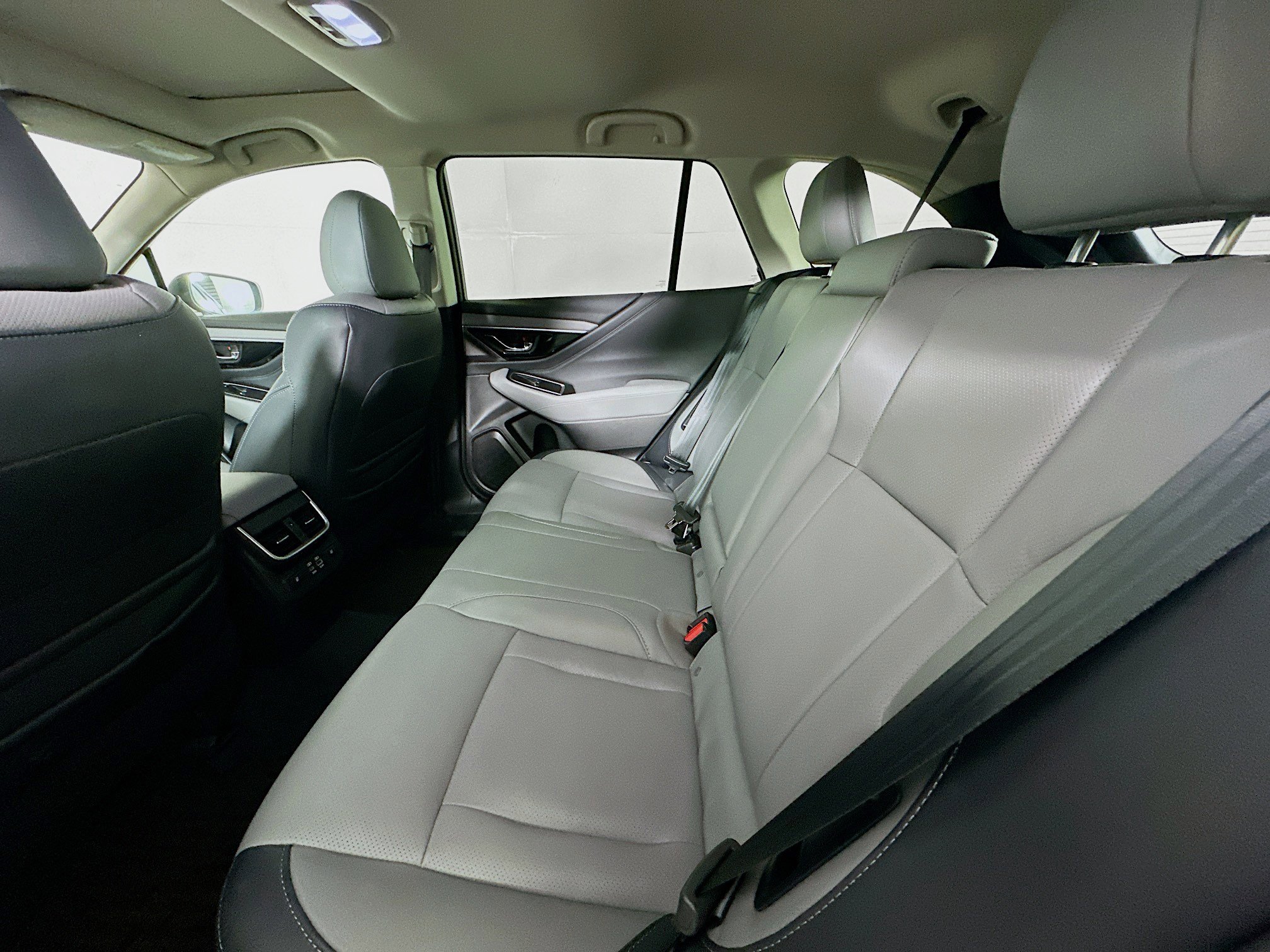 Used 2023 Subaru Outback Limited image 29