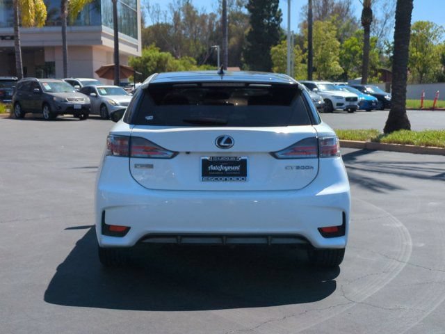 Used 2015 Lexus CT 200h w/ F Sport w/Nuluxe Interior FWD image 6