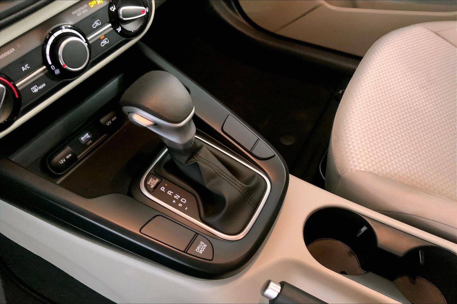 Used 2025 Kia Soul LX FWD image 17