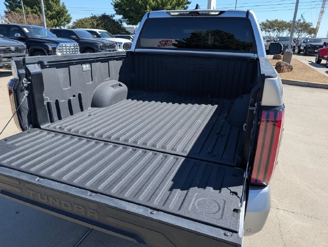 Used 2024 Toyota Tundra Limited AWD/4WD image 29
