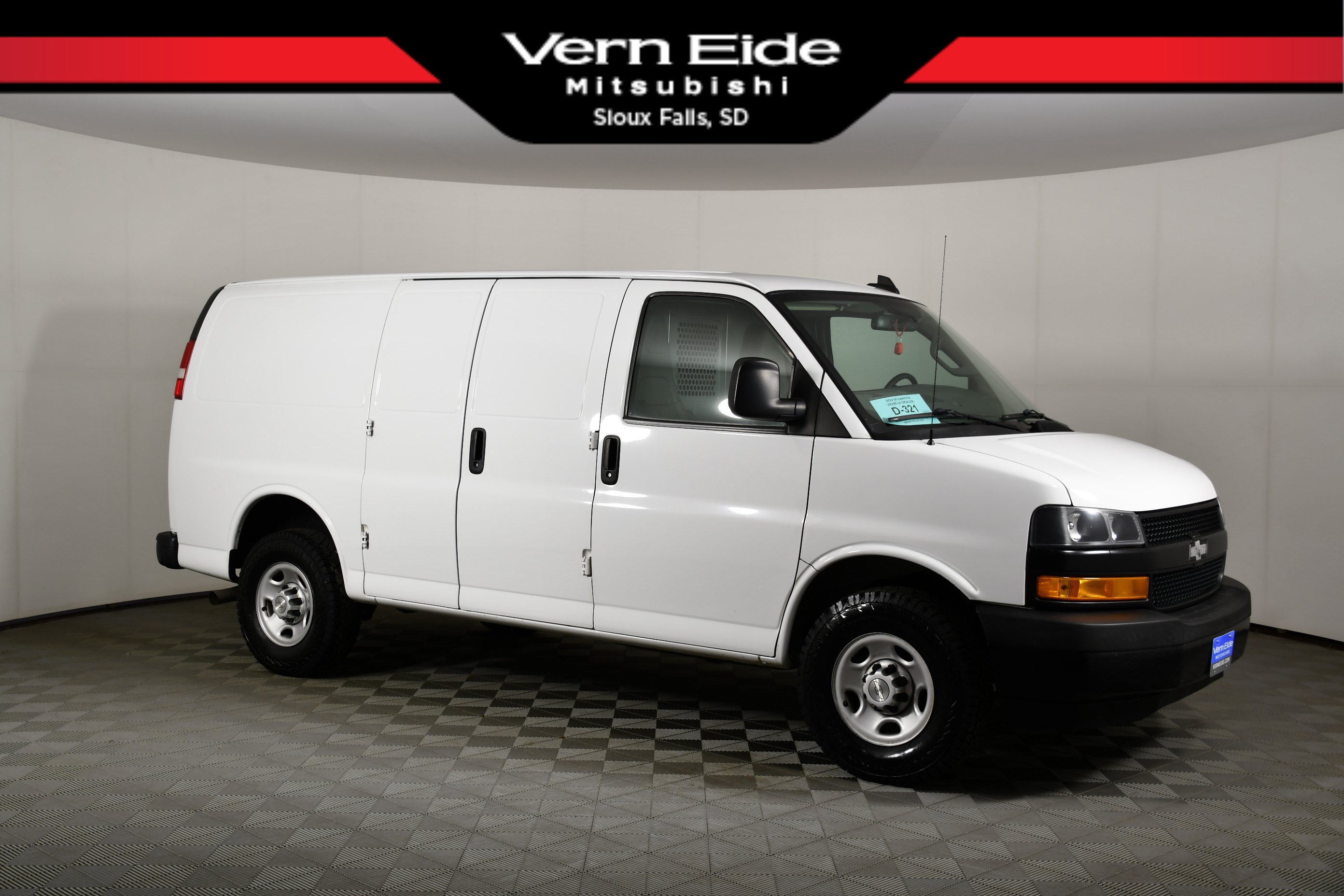 Used 2020 Chevrolet Express 2500 w/ Driver Convenience Package RWD image 1
