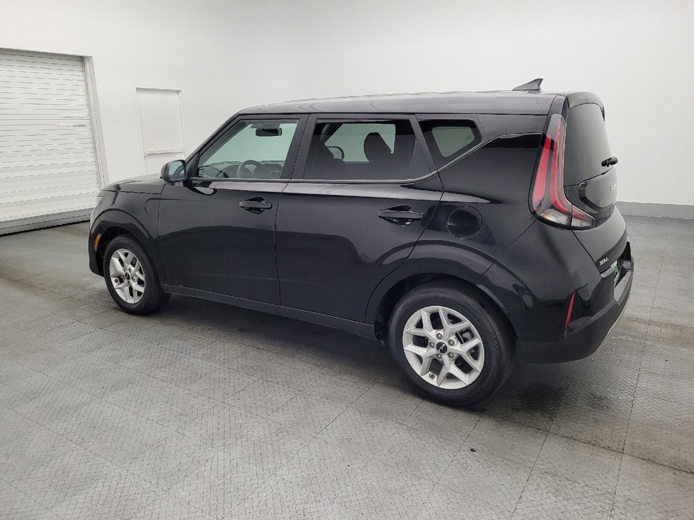 Used 2025 Kia Soul LX w/ LX Technology Package image 3