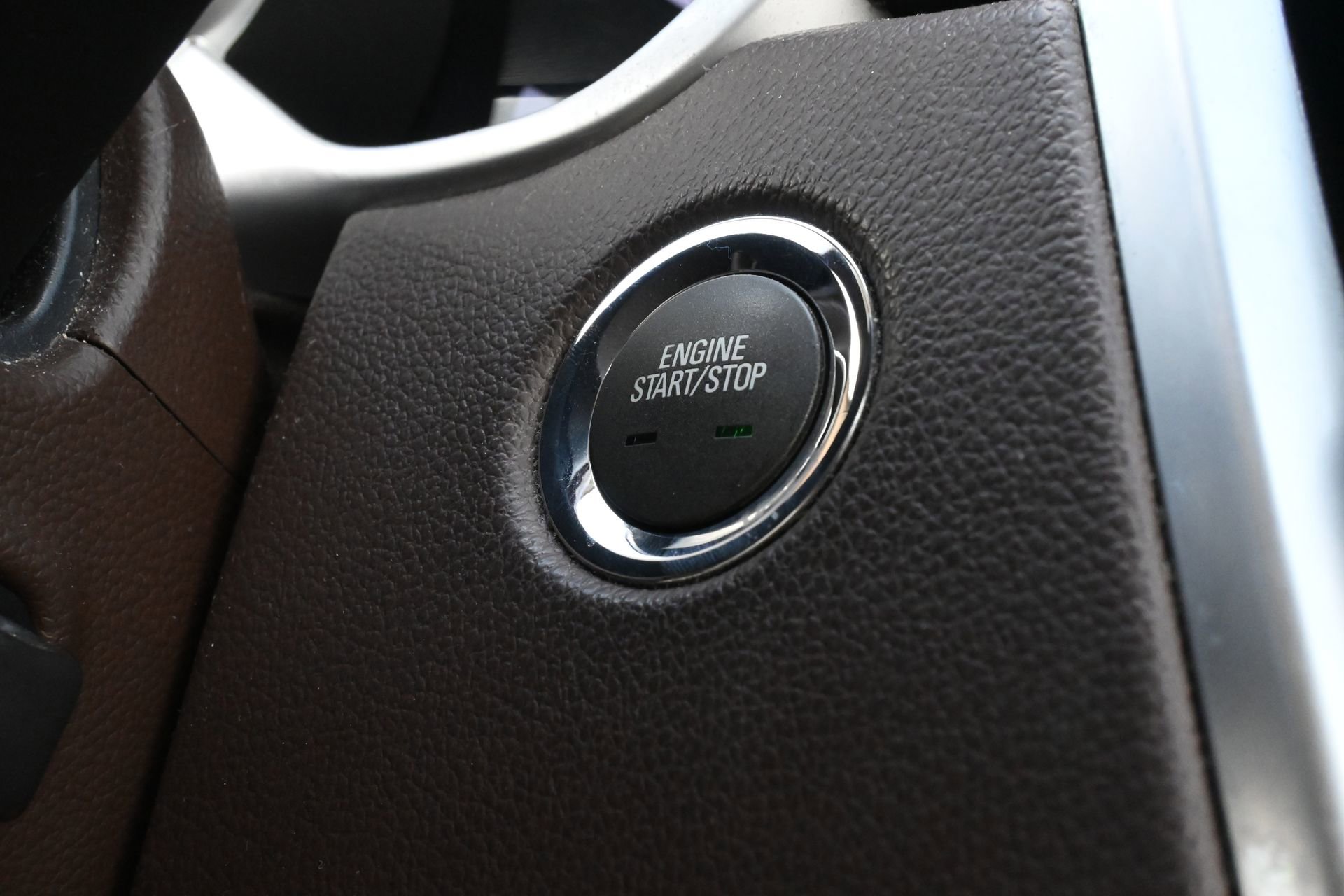 Used 2011 Cadillac SRX Luxury FWD image 13