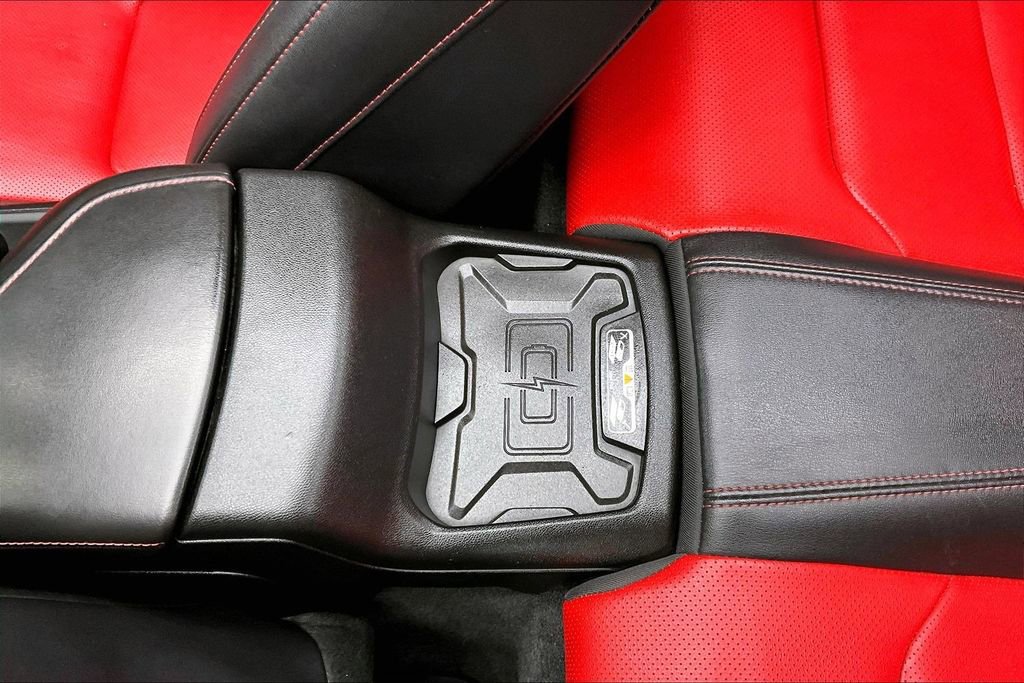 Used 2018 Chevrolet Camaro SS RWD image 10