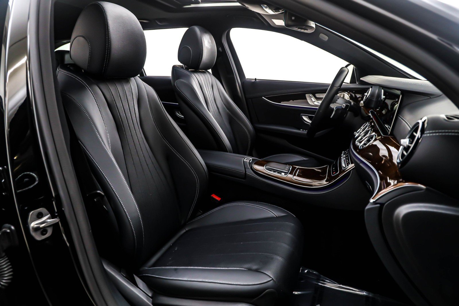 Certified 2022 Mercedes-Benz E 450 4MATIC All-Terrain Wagon image 8