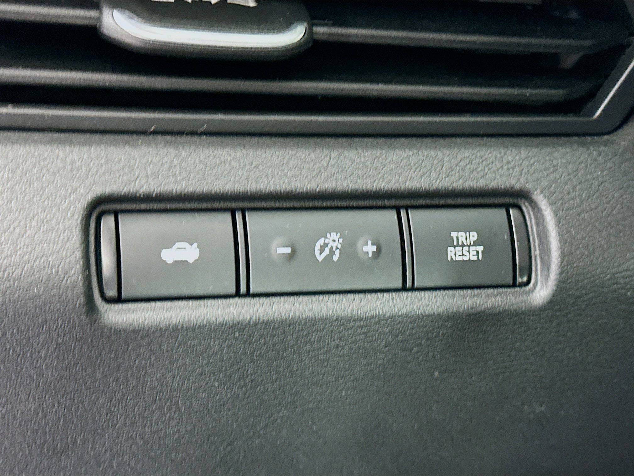 Used 2024 Nissan Altima 2.5 SV image 16