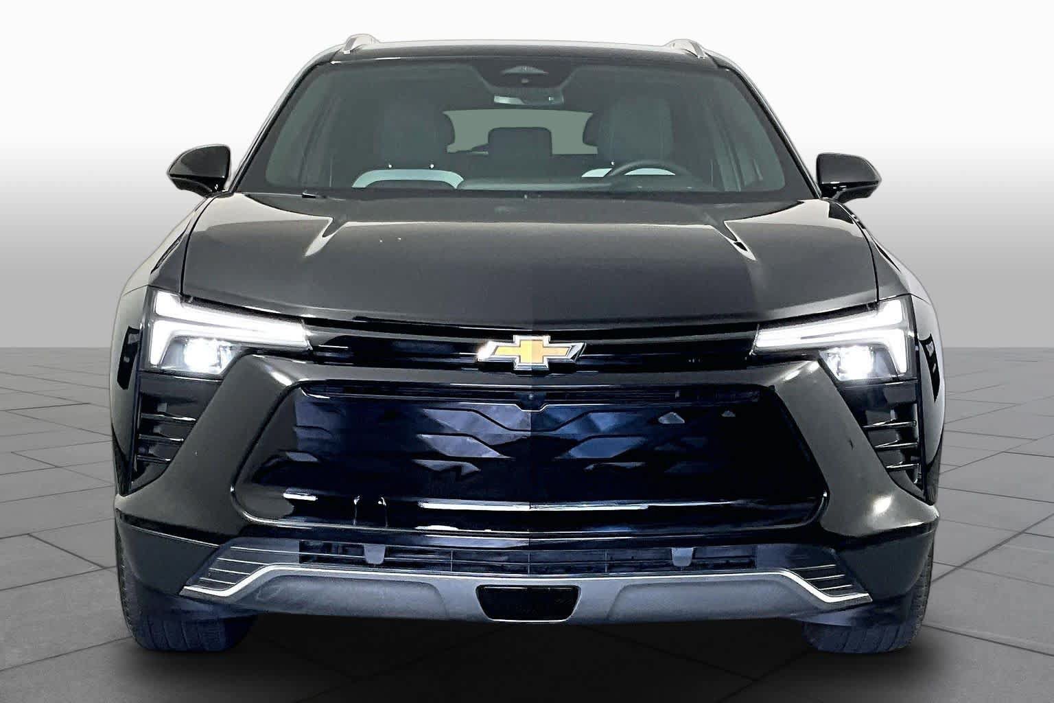 Used 2024 Chevrolet Blazer EV LT AWD/4WD image 3