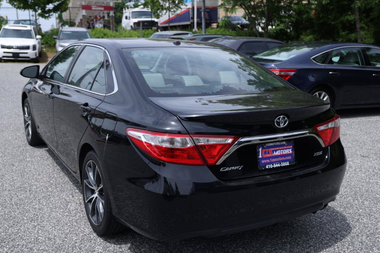 Used 2017 Toyota Camry XSE FWD image 4