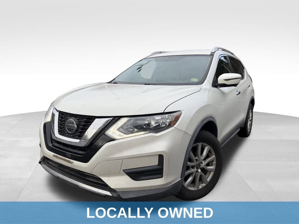 Used 2018 Nissan Rogue SV w/ Premium Package image 3