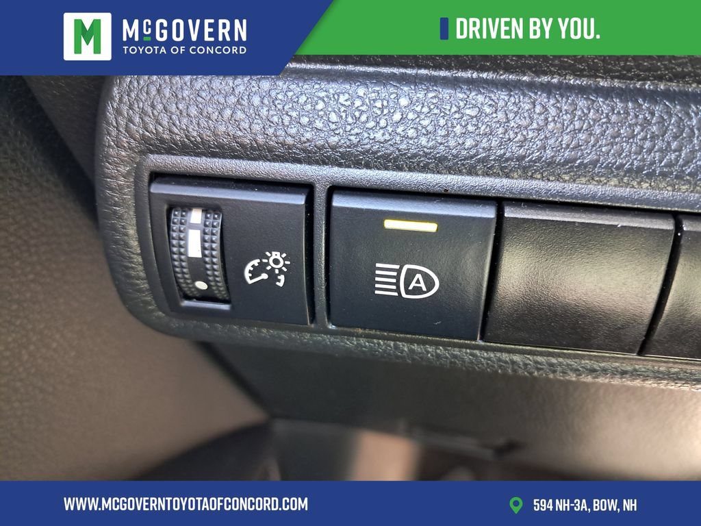 Used 2024 Toyota Corolla LE w/ LE Convenience Package FWD image 23
