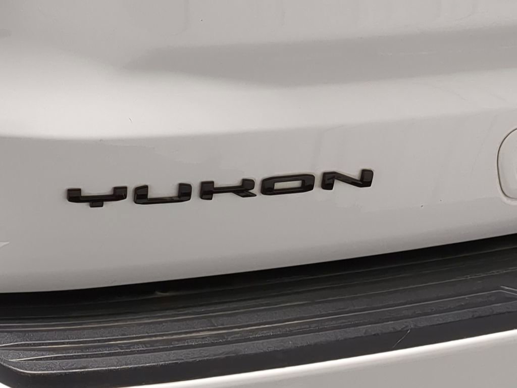 Used 2023 GMC Yukon AT4 w/ Technology Package image 24