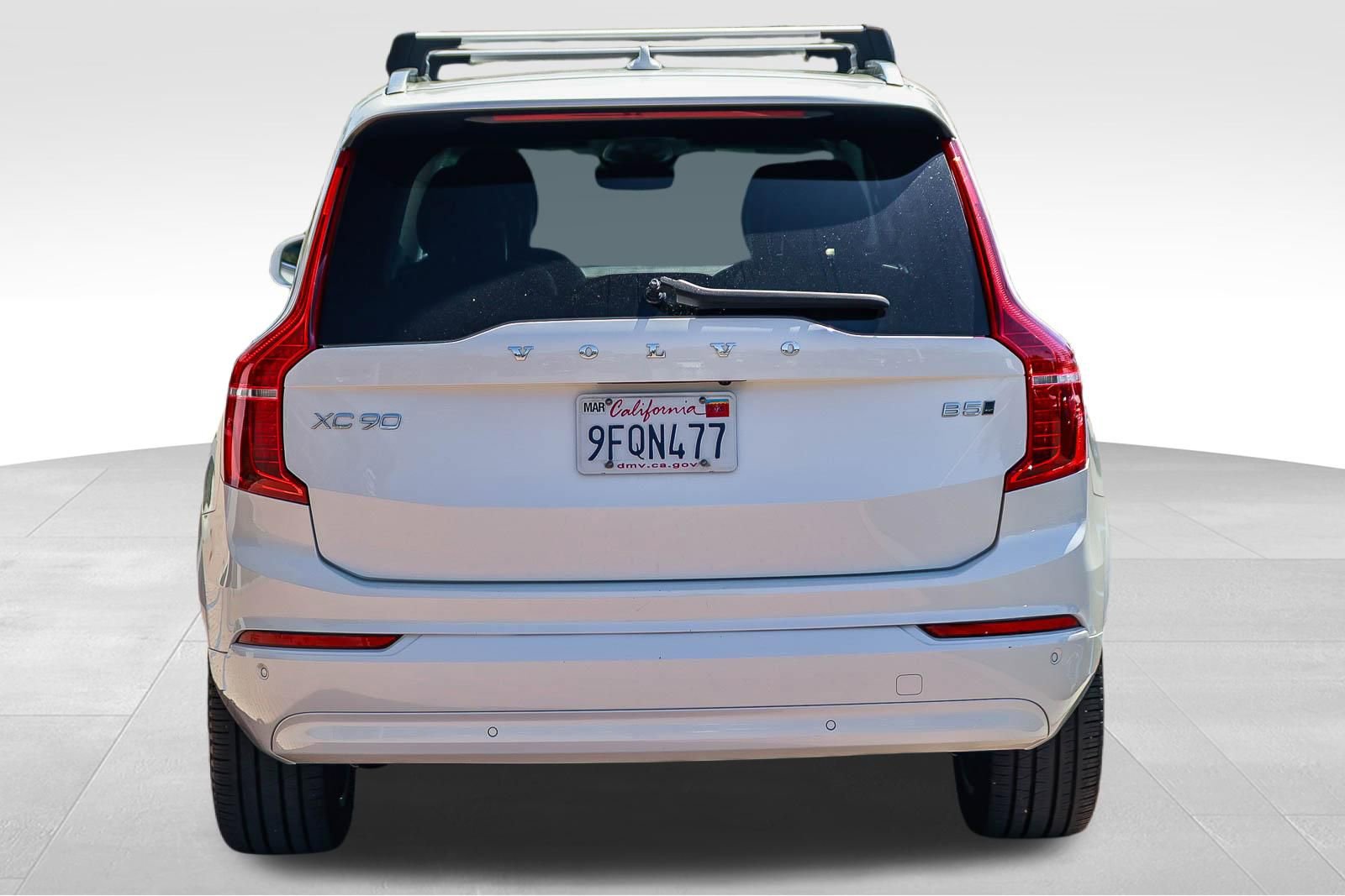 Used 2023 Volvo XC90 B5 Core image 5