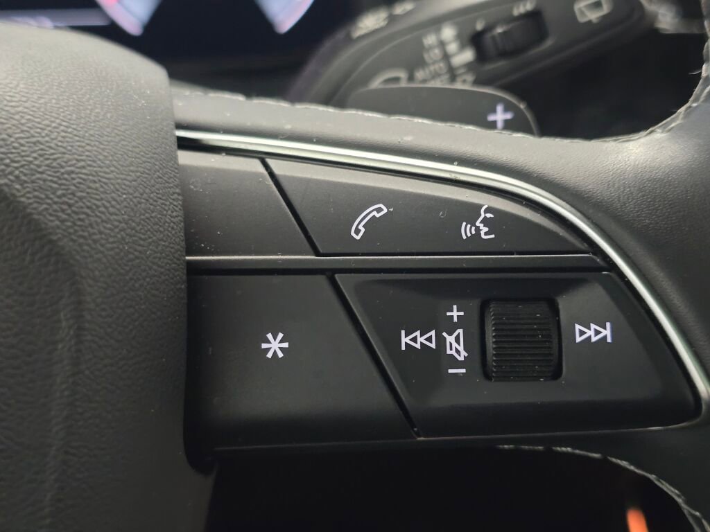 Used 2024 Audi Q8 Prestige w/ Prestige Package image 45