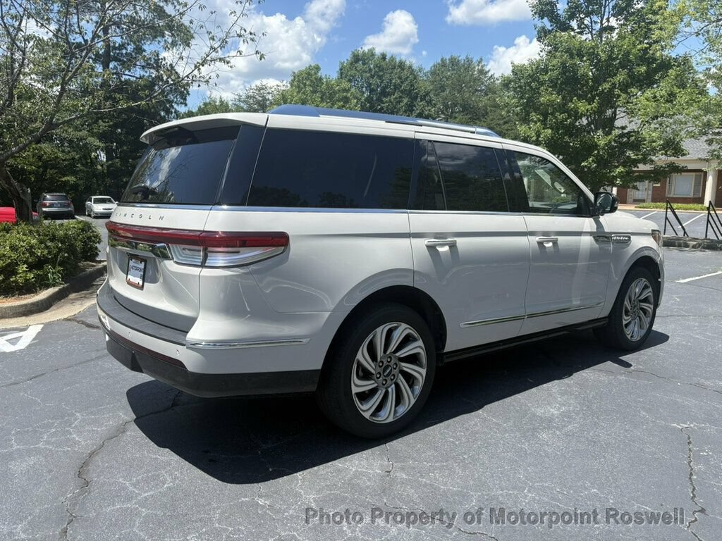 Used 2022 Lincoln Navigator Reserve AWD/4WD image 7