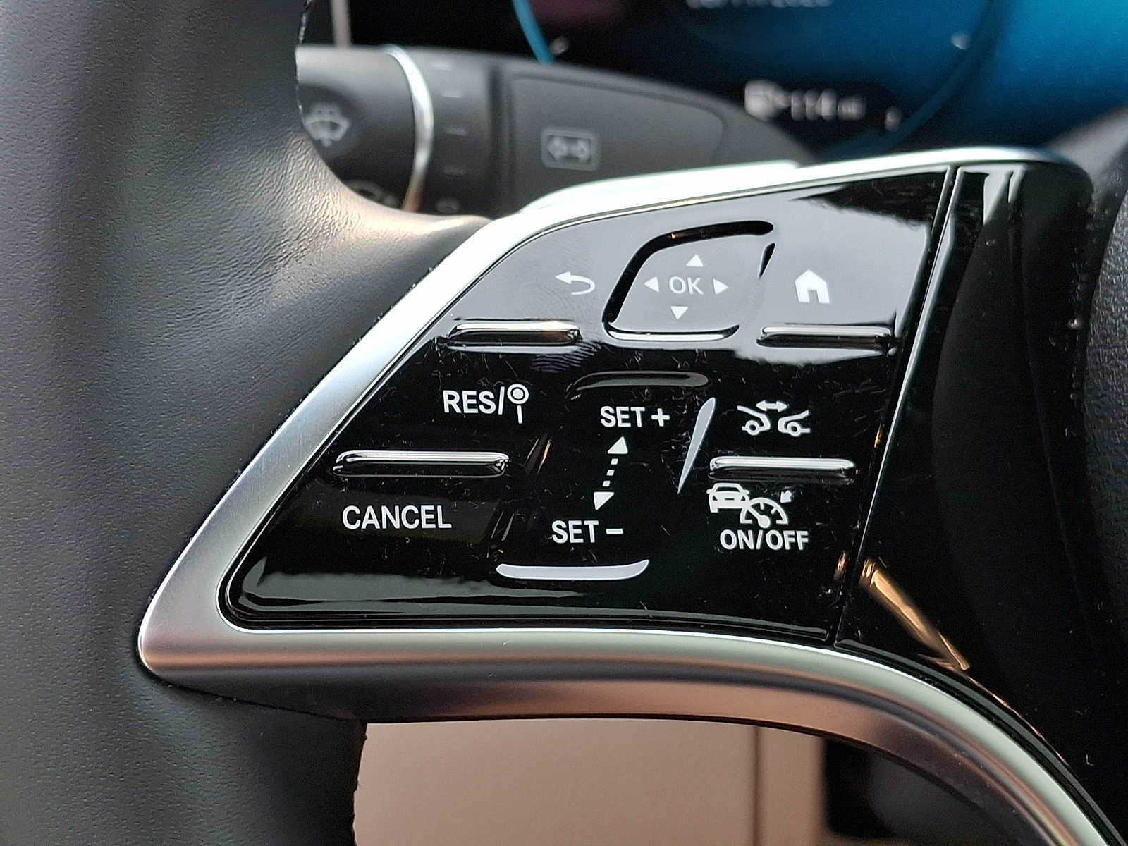 Used 2023 Mercedes-Benz E 350 4MATIC Sedan image 17