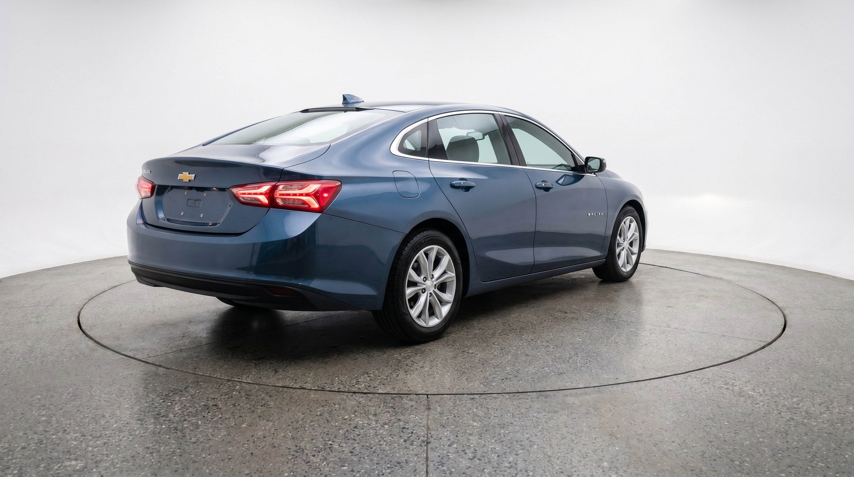 Used 2024 Chevrolet Malibu LT FWD image 9