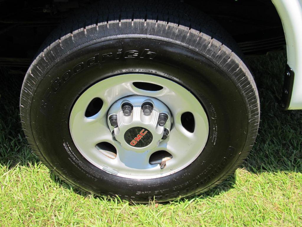 Used 2022 GMC Savana 3500 Extended w/ Driver Convenience Package image 14