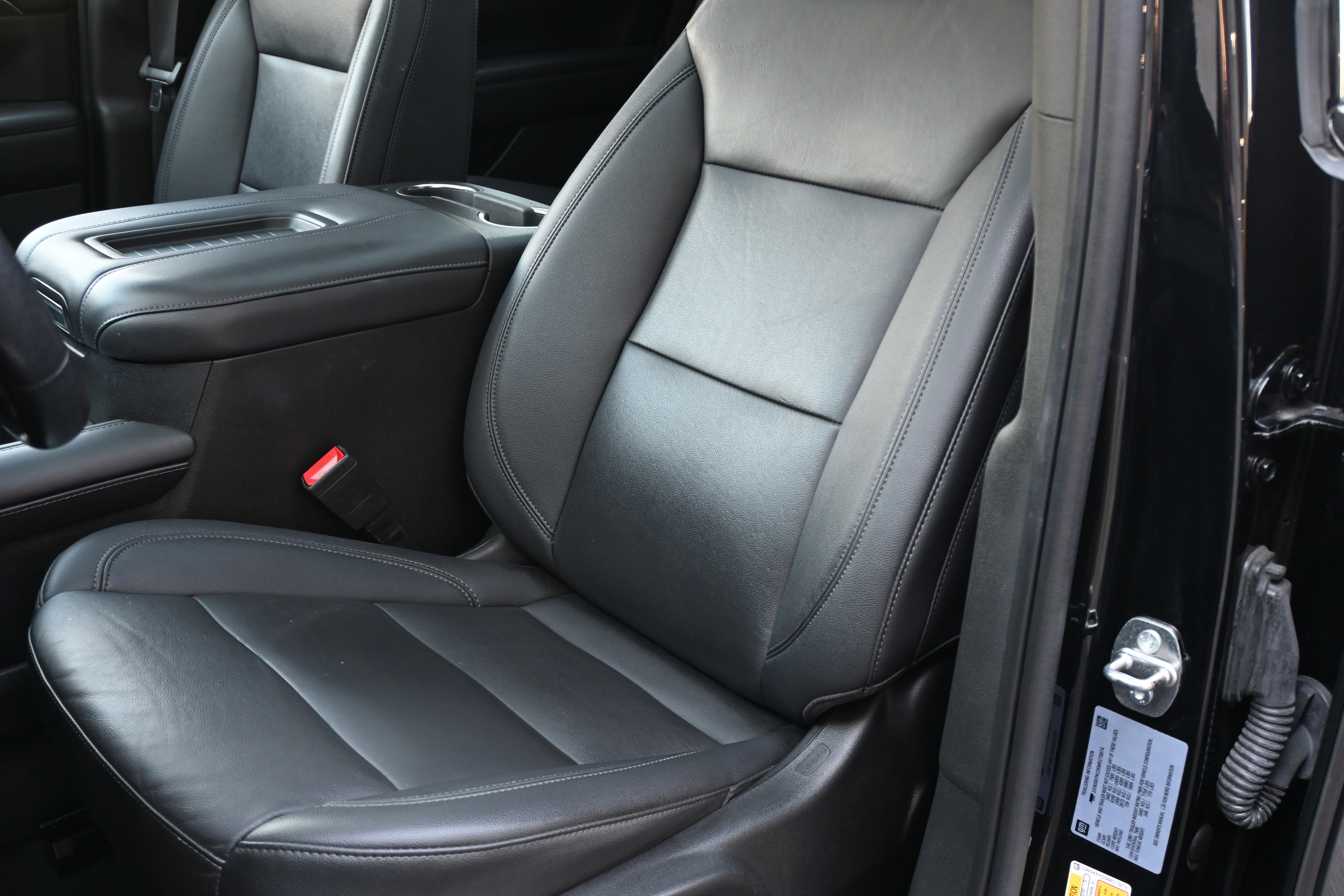 Used 2022 Chevrolet Tahoe Z71 w/ Luxury Package image 16