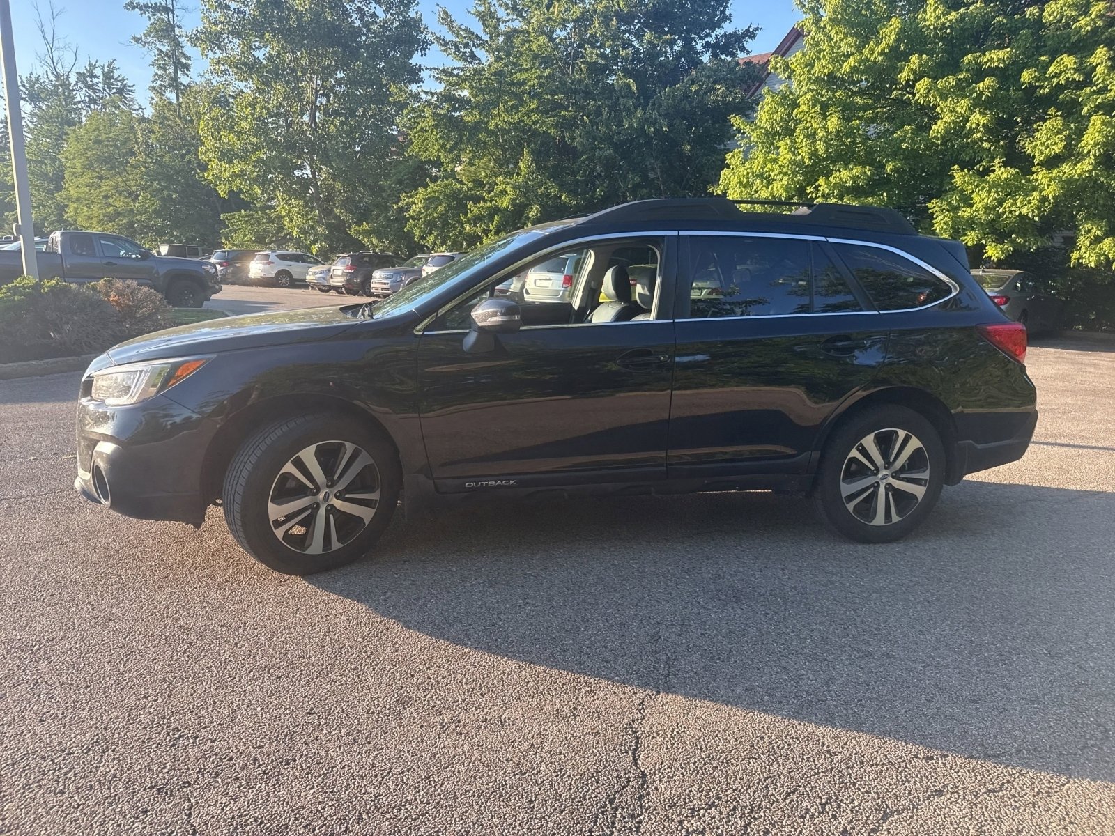 Used 2018 Subaru Outback 3.6R Limited AWD/4WD image 9