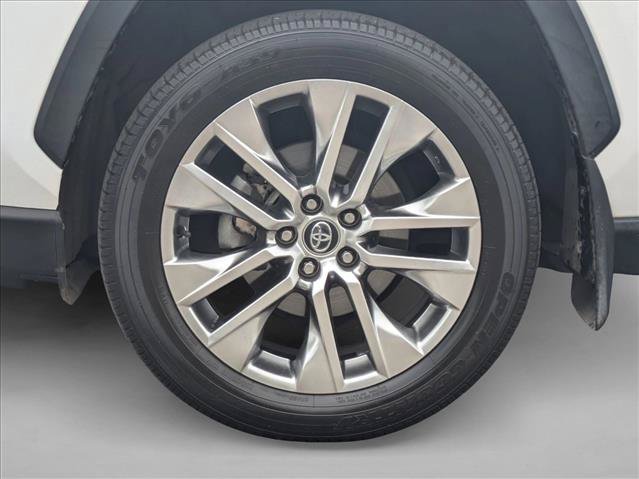 Used 2020 Toyota RAV4 XLE Premium AWD/4WD image 24