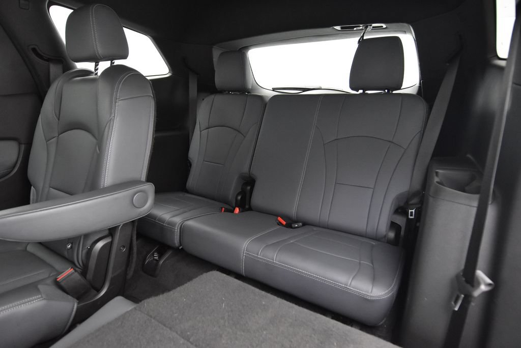 Used 2022 Buick Enclave Essence FWD image 27
