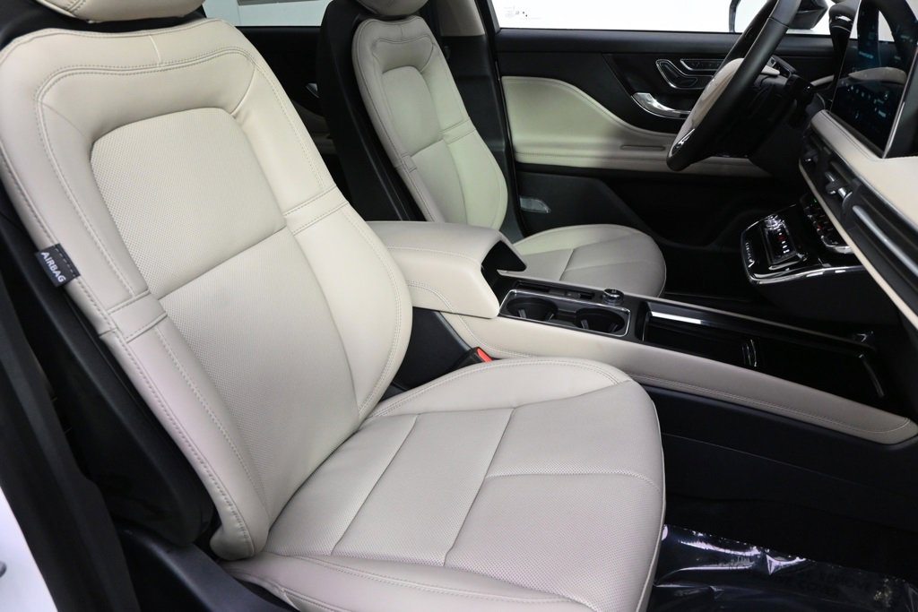New 2026 Lincoln Corsair Premiere image 16