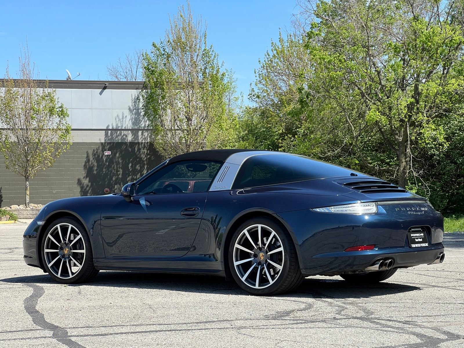 Certified 2015 Porsche 911 Targa 4 AWD/4WD image 3