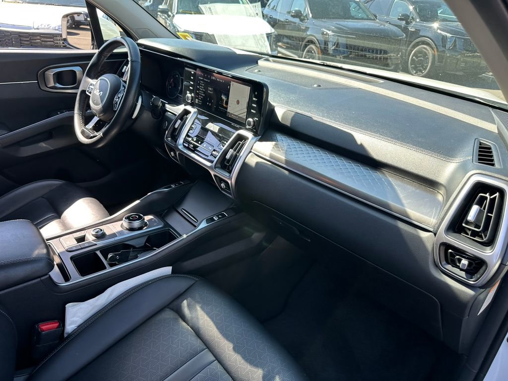 Used 2023 Kia Sorento EX AWD/4WD image 25