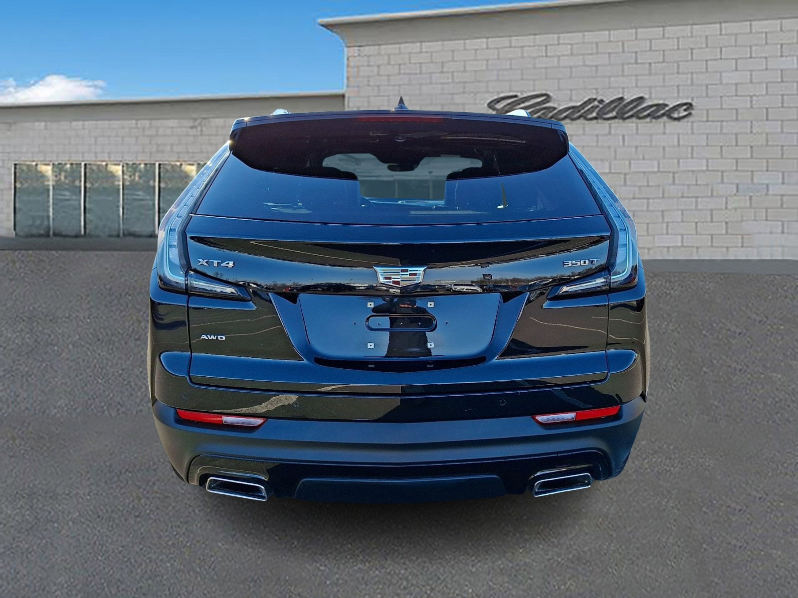 Used 2023 Cadillac XT4 Sport w/ Cold Weather Package image 3