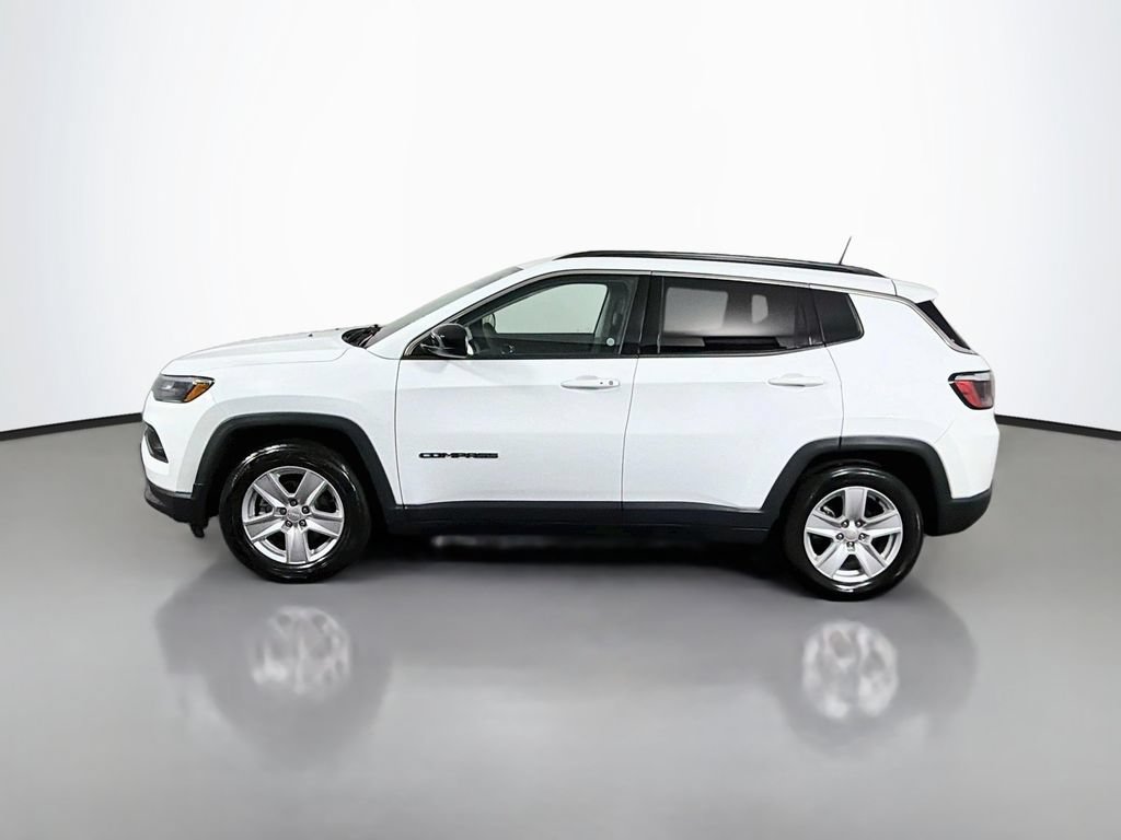 Used 2022 Jeep Compass Latitude FWD image 4