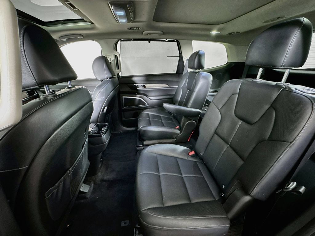 Used 2022 Kia Telluride SX w/ Nightfall Edition Package AWD/4WD image 26