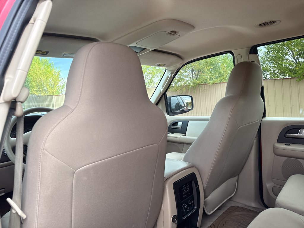 Used 2004 Ford Expedition XLT AWD/4WD image 21