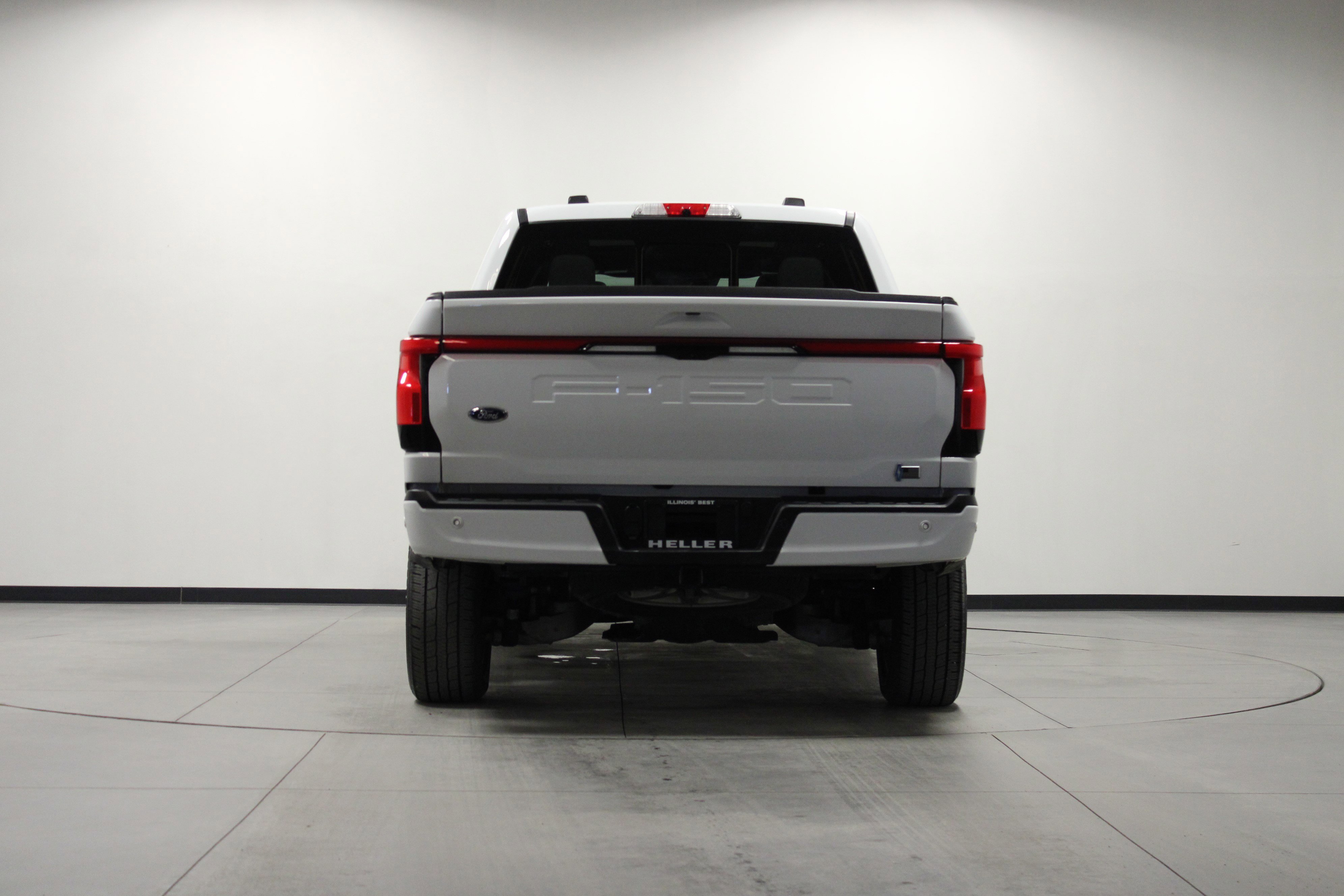 Used 2023 Ford F150 Lightning Platinum image 5