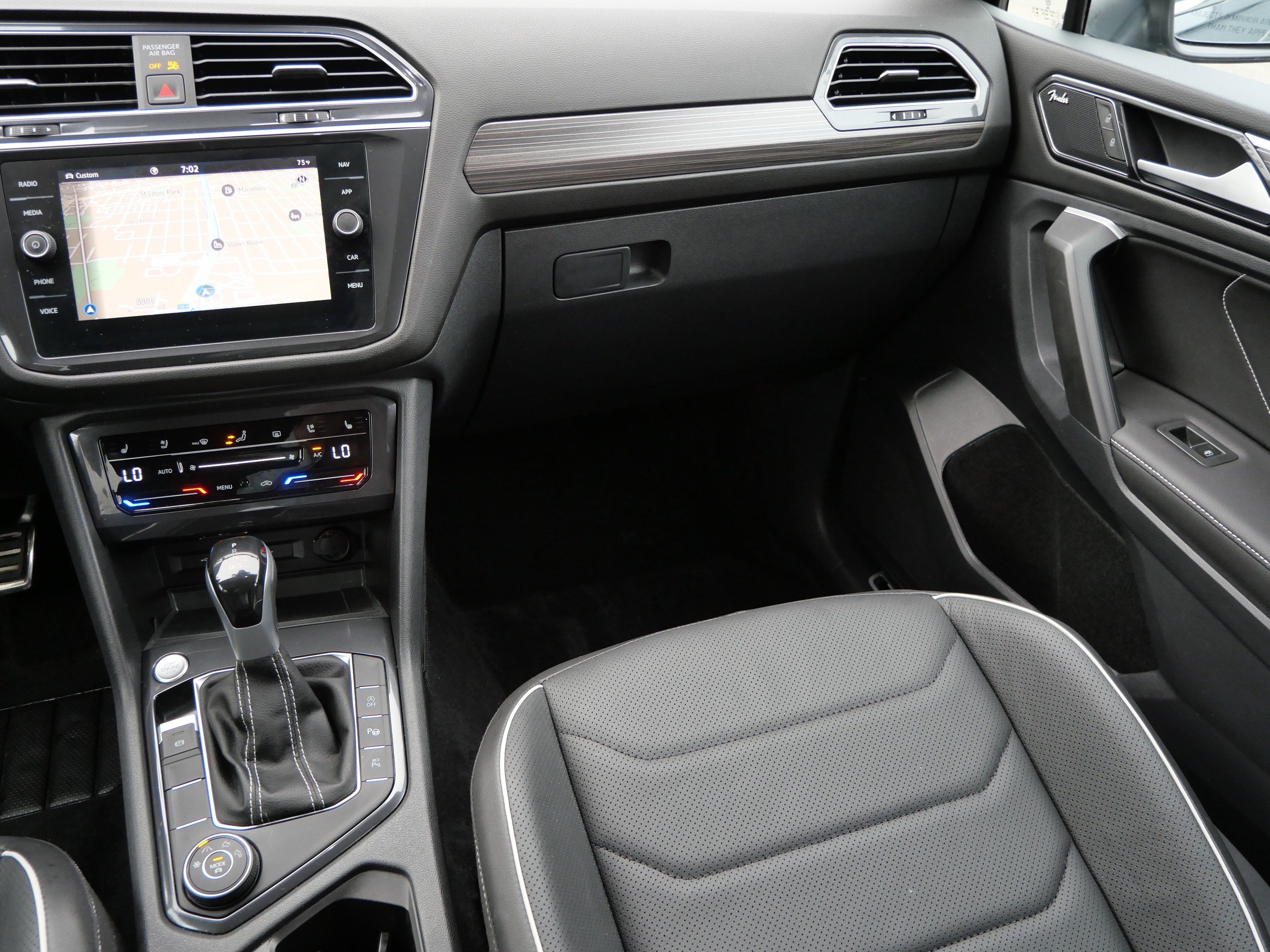Certified 2024 Volkswagen Tiguan SEL R-Line AWD/4WD image 11