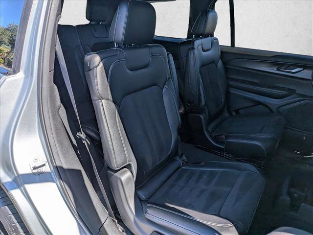 Used 2023 Jeep Grand Cherokee L Laredo AWD/4WD image 20