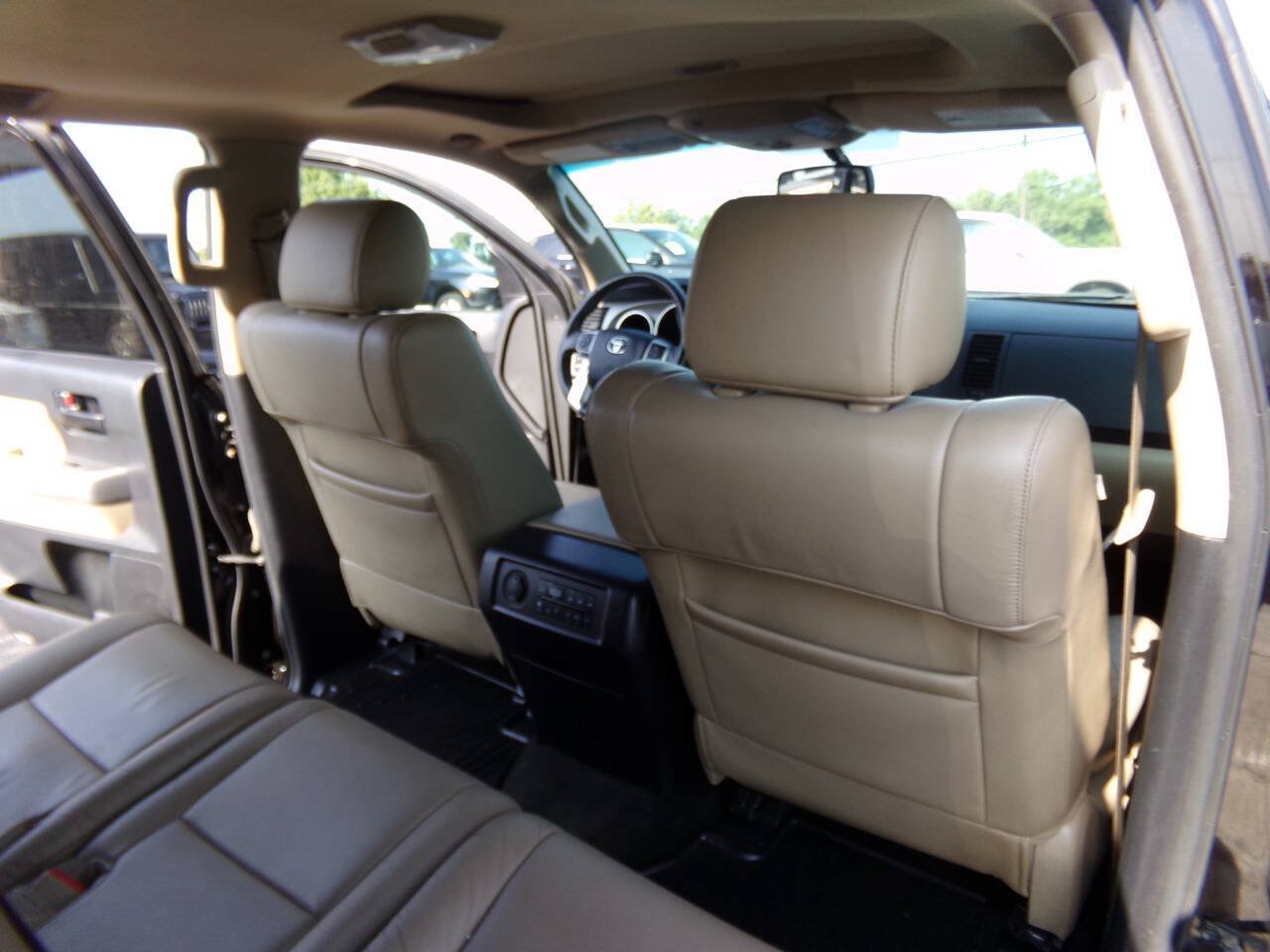 Used 2015 Toyota Sequoia SR5 w/ Premium Package AWD/4WD image 22