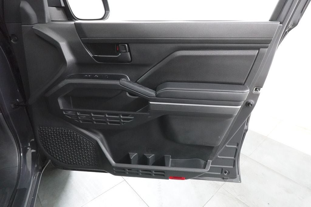 Used 2024 Toyota Tacoma SR5 AWD/4WD image 28