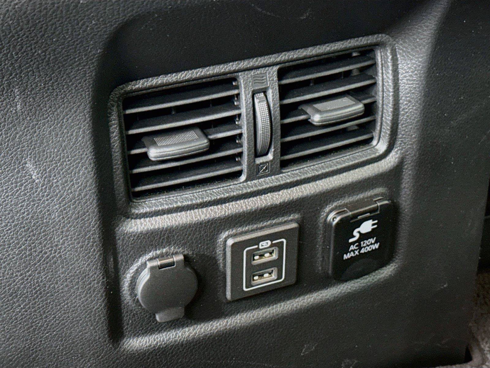 Used 2021 Nissan Titan SV w/ SV Convenience Package RWD image 34