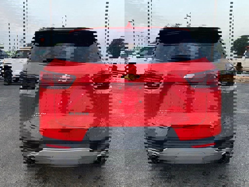 Used 2025 Chevrolet Blazer LT FWD image 6