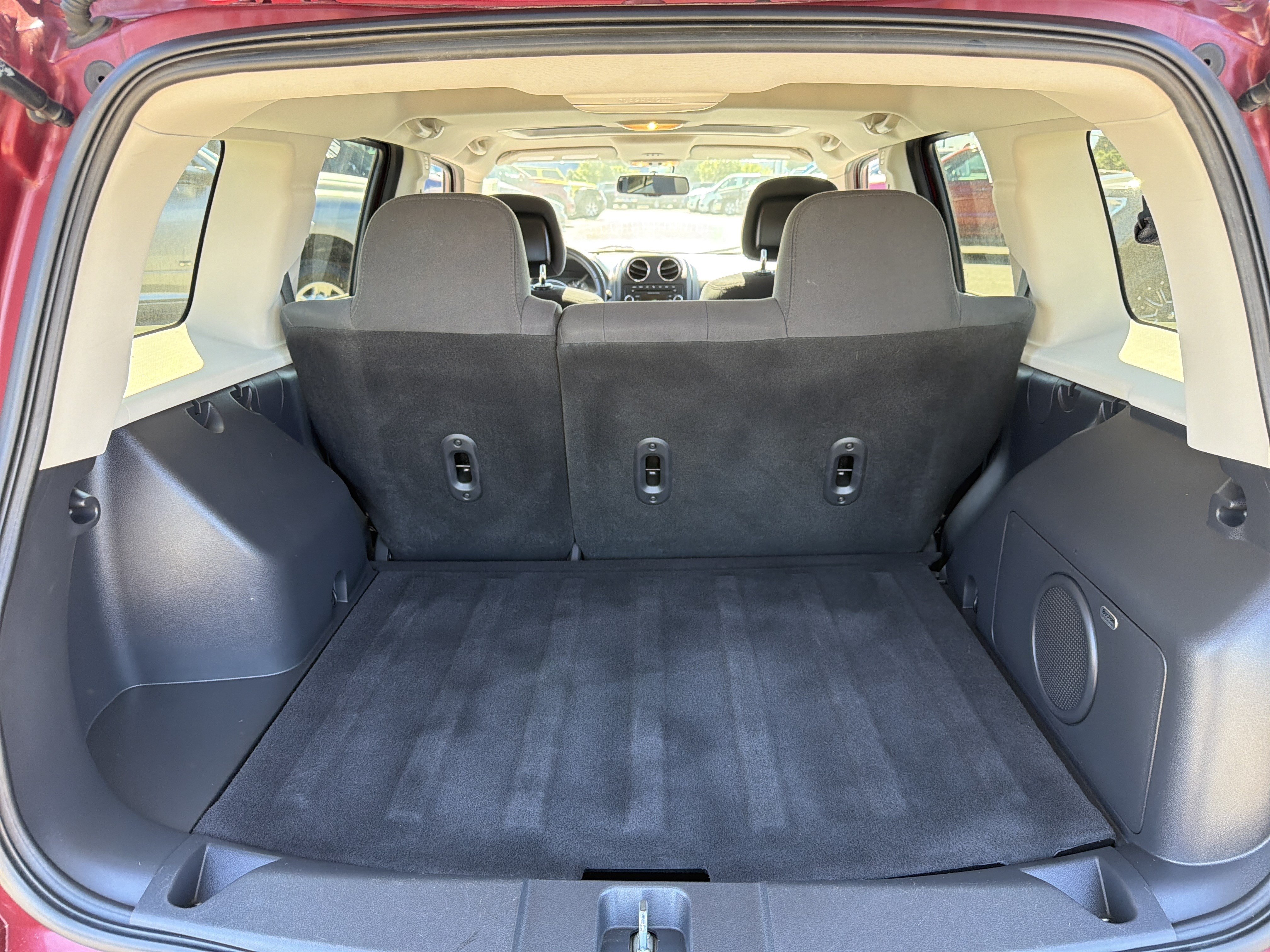 Used 2012 Jeep Patriot Latitude w/ Sun/Sound Group AWD/4WD image 5