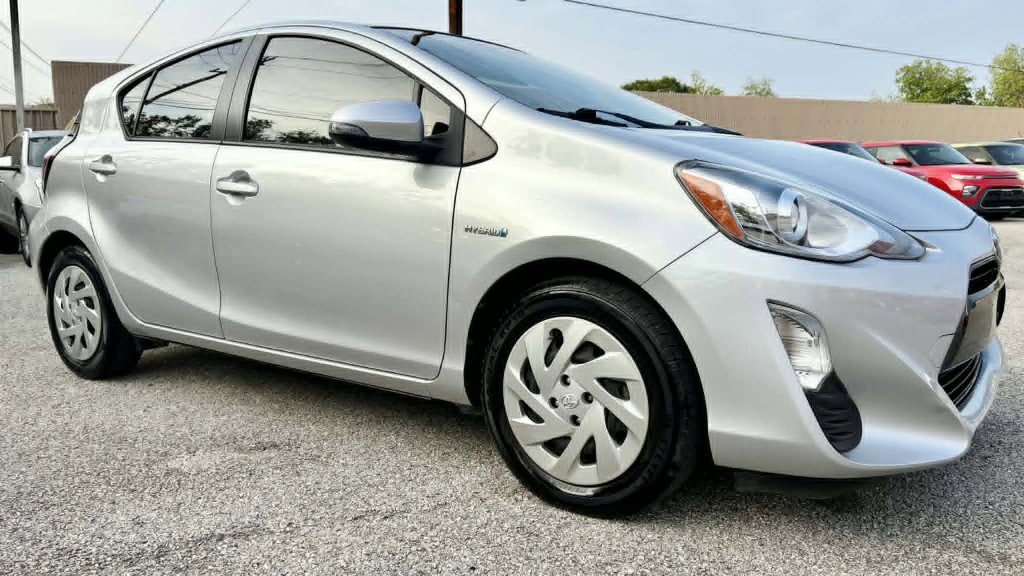 Used 2016 Toyota Prius C Three FWD image 3