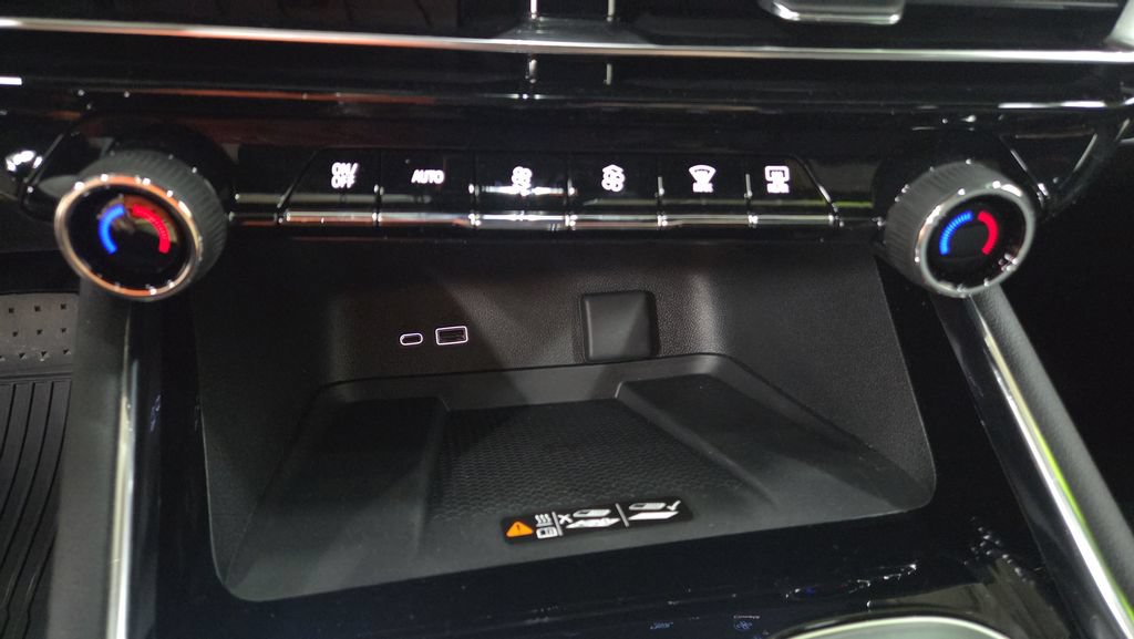 New 2026 Chevrolet Traverse RS FWD image 15