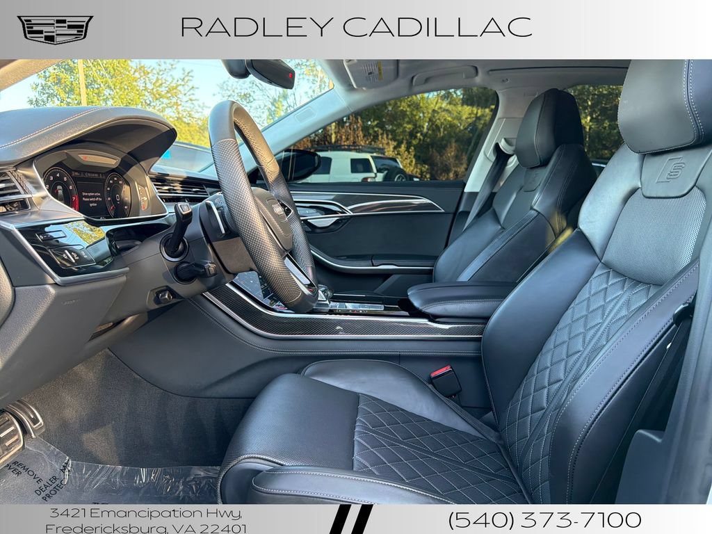 Used 2022 Audi S8 w/ S8 Comfort Plus Package AWD/4WD image 2