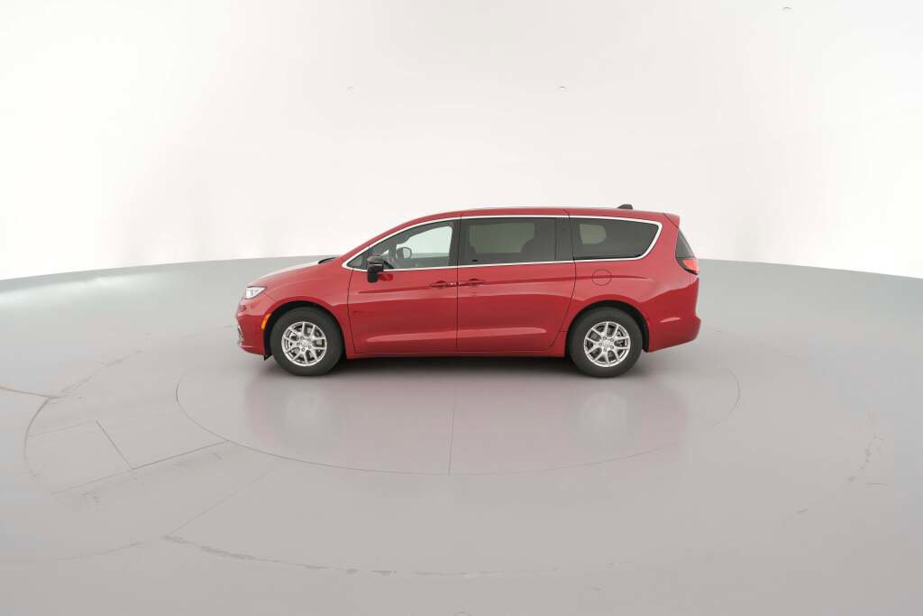 New 2026 Chrysler Pacifica Select image 6