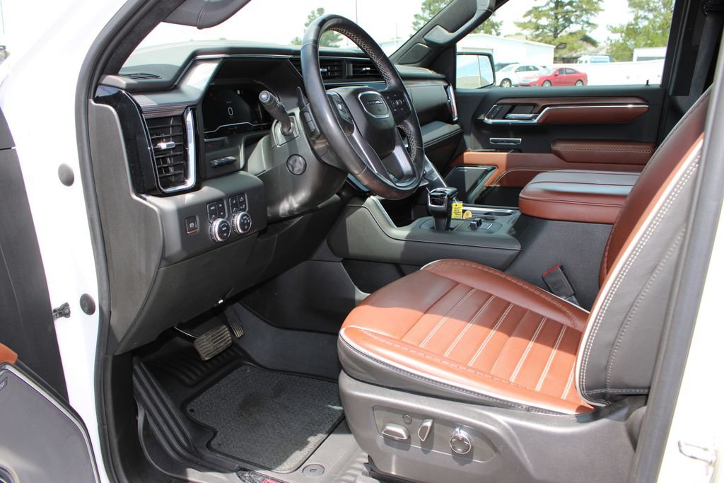 Used 2023 GMC Sierra 1500 Denali Ultimate AWD/4WD image 11