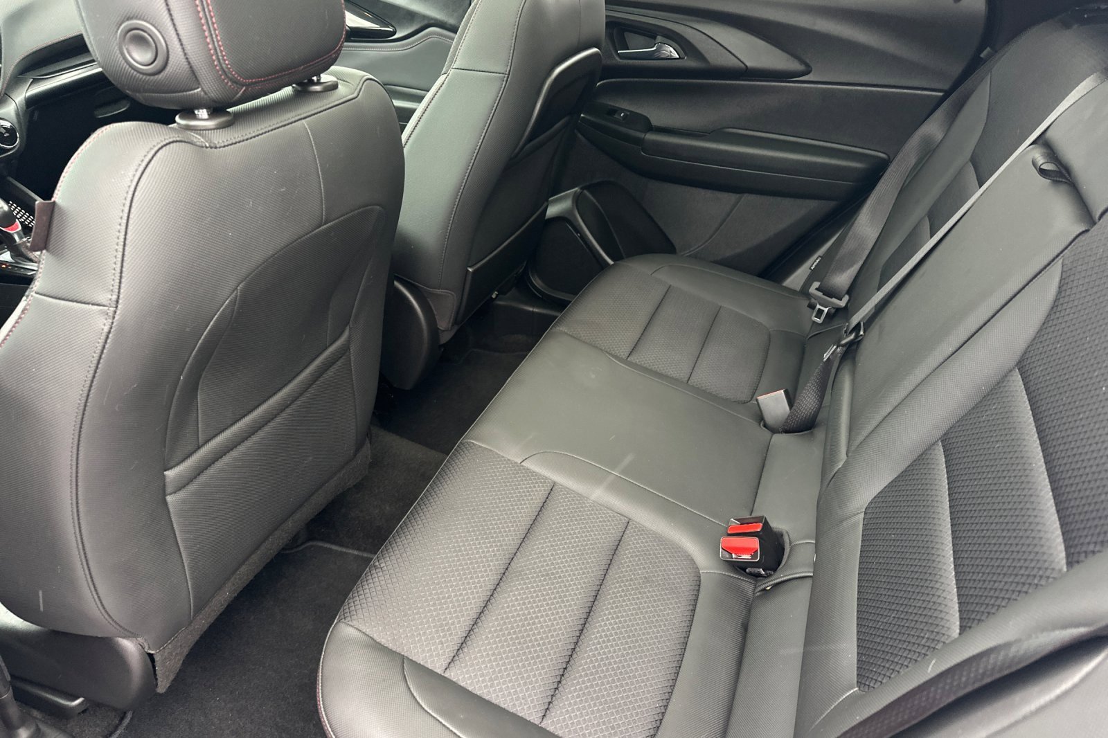 Used 2021 Chevrolet TrailBlazer RS w/ Sun and Liftgate Package image 12